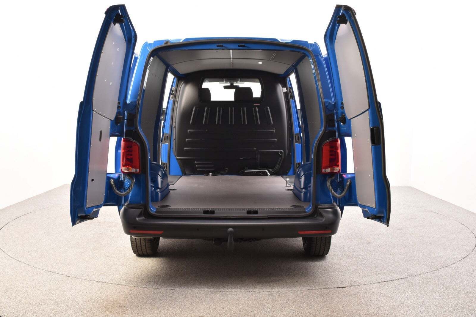 Sort VW Transporter fra 2022