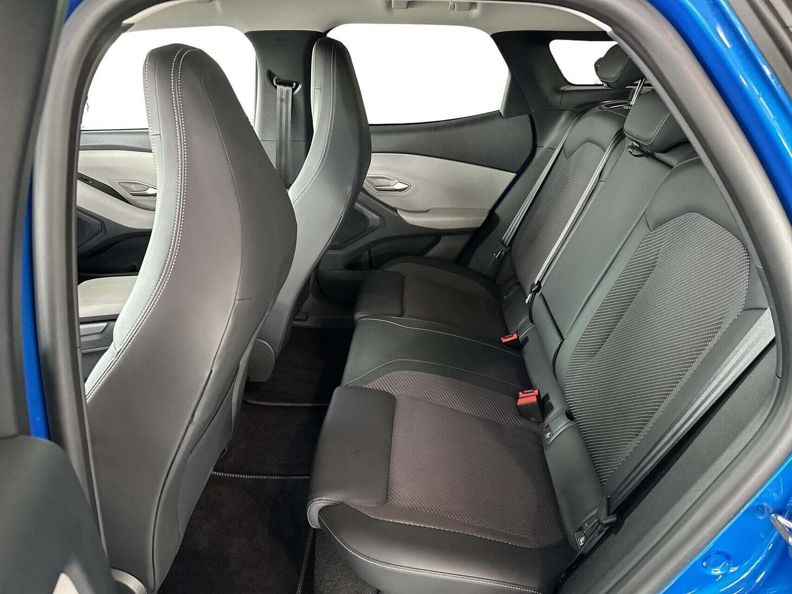 Ford Explorer 84 Select Extended Range AWD