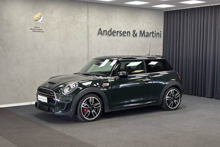 Grøn Mini Cooper fra 2020 set udefra