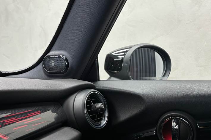 Grøn Mini Cooper fra 2020