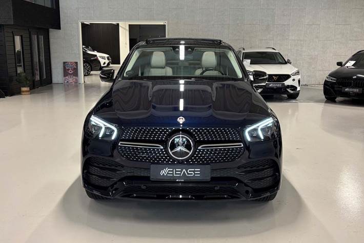 Blå Mercedes GLE350 de fra 2023