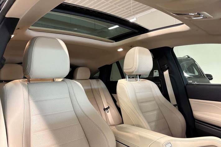 Blå Mercedes GLE350 de fra 2023