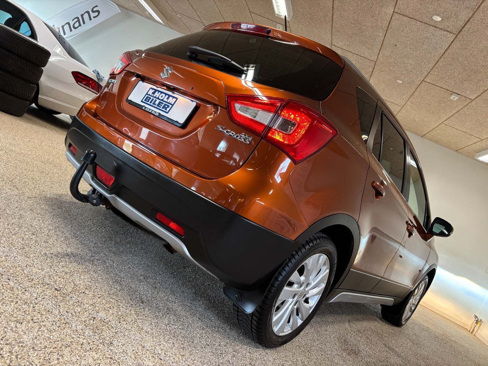 Brun Suzuki S-Cross fra 2017