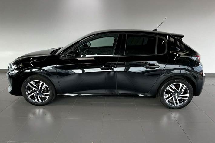 Sort Peugeot 208 fra 2023