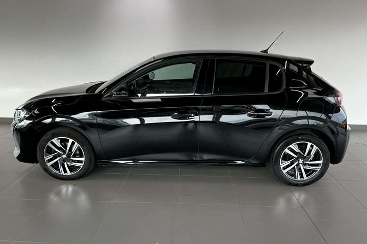 Sort Peugeot 208 fra 2023
