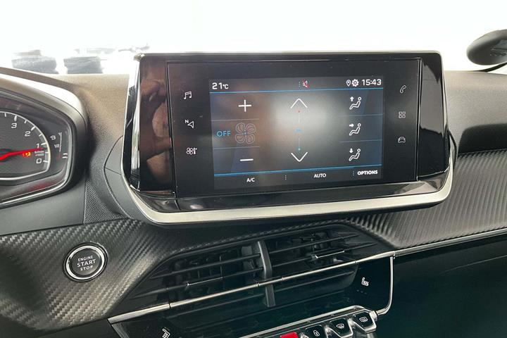 Sort Peugeot 208 fra 2023