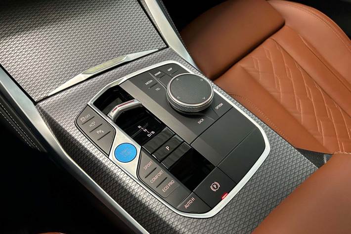 Sort BMW i4 fra 2025