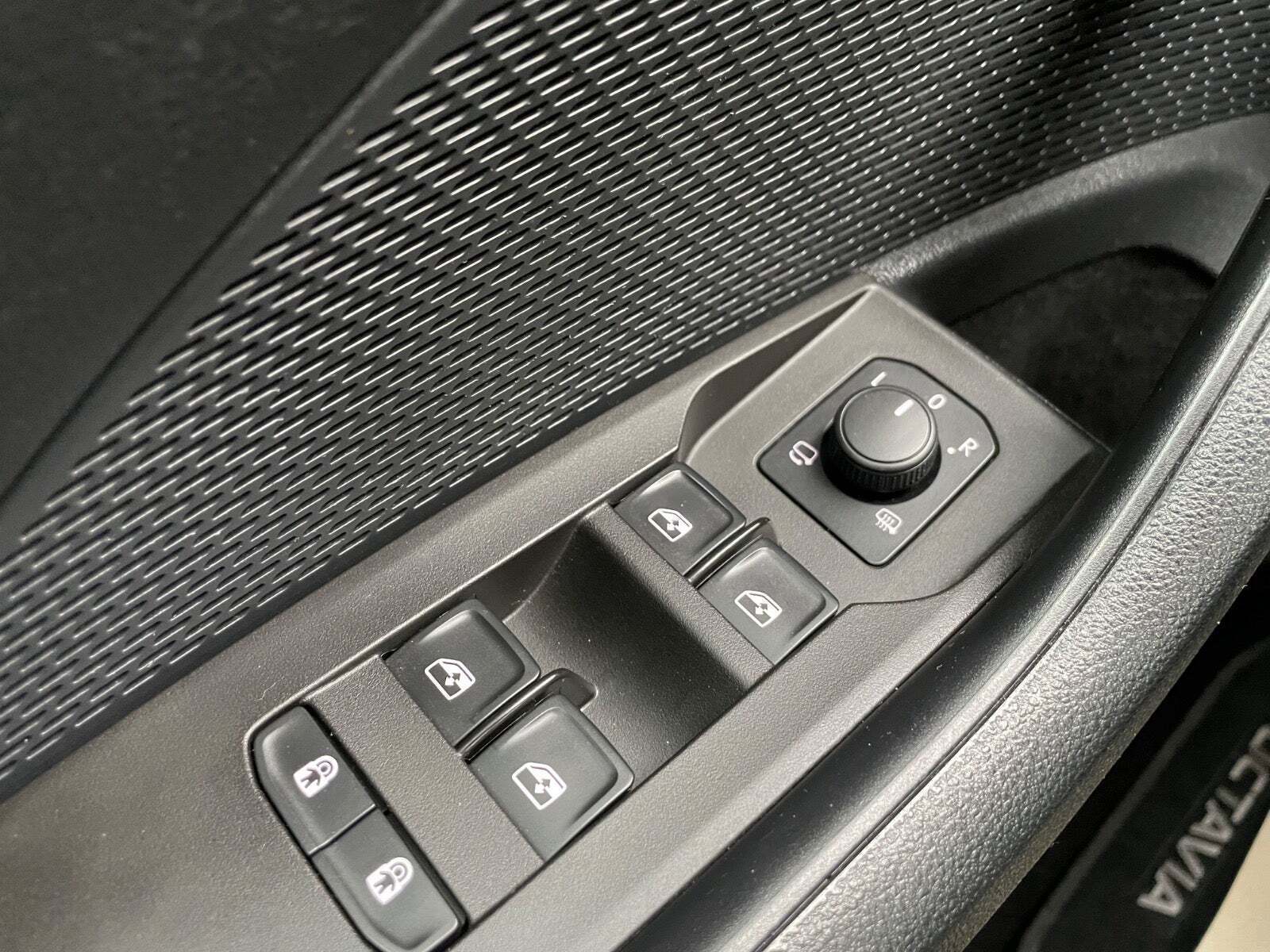 Blå Skoda Octavia fra 2021