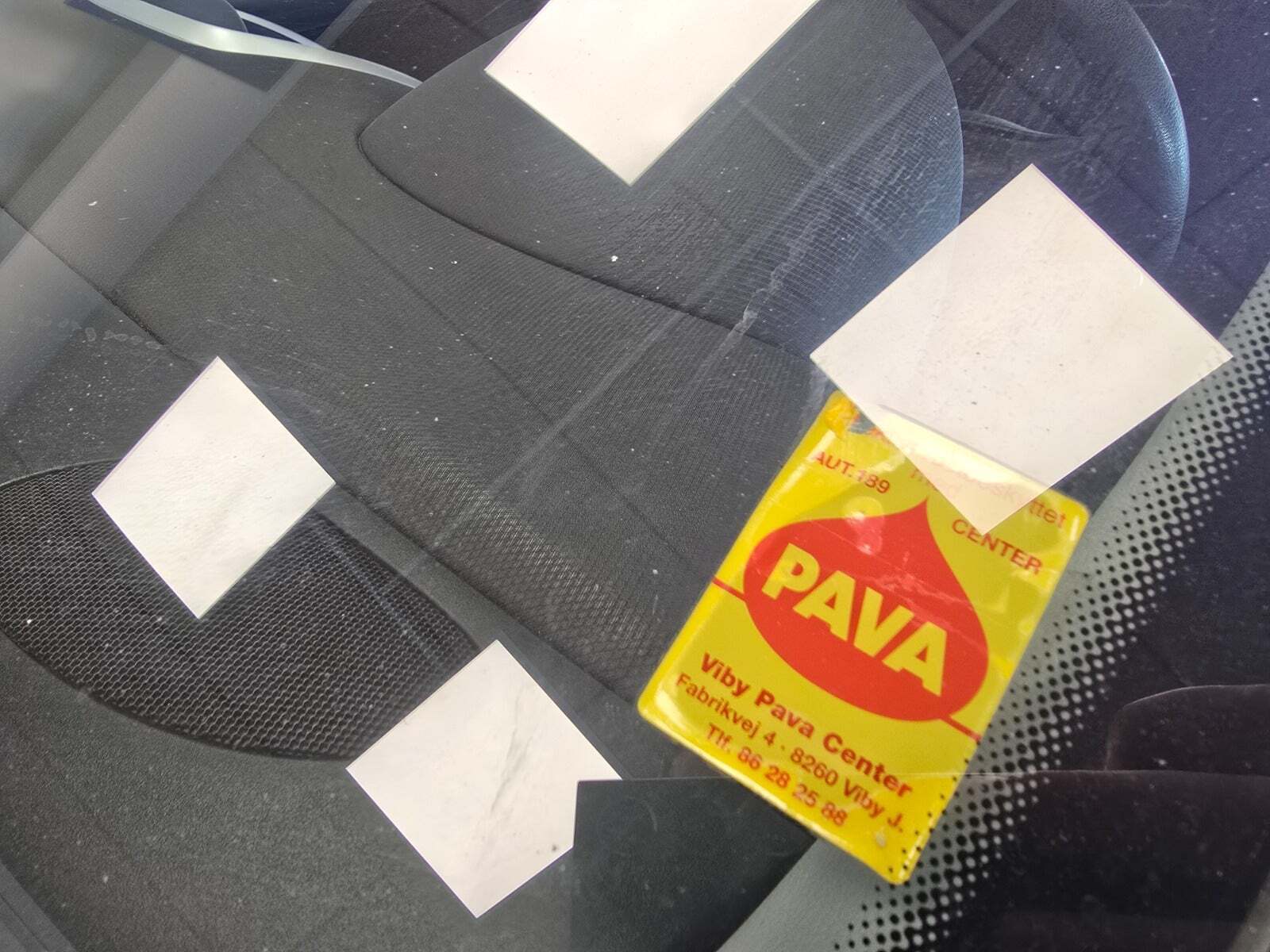 Orange Peugeot 207 fra 2009