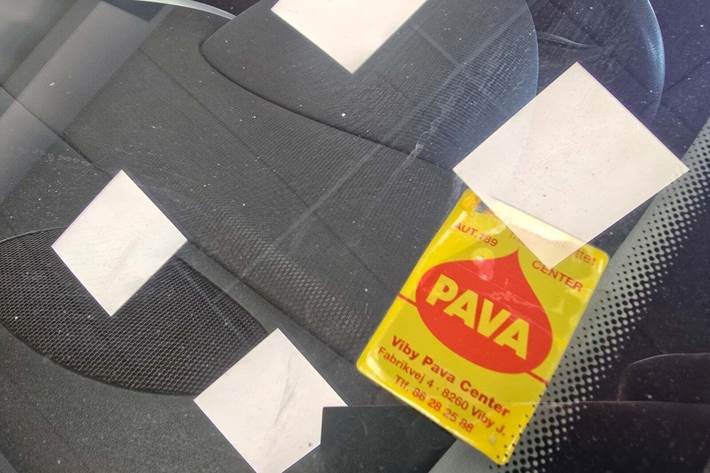 Orange Peugeot 207 fra 2009