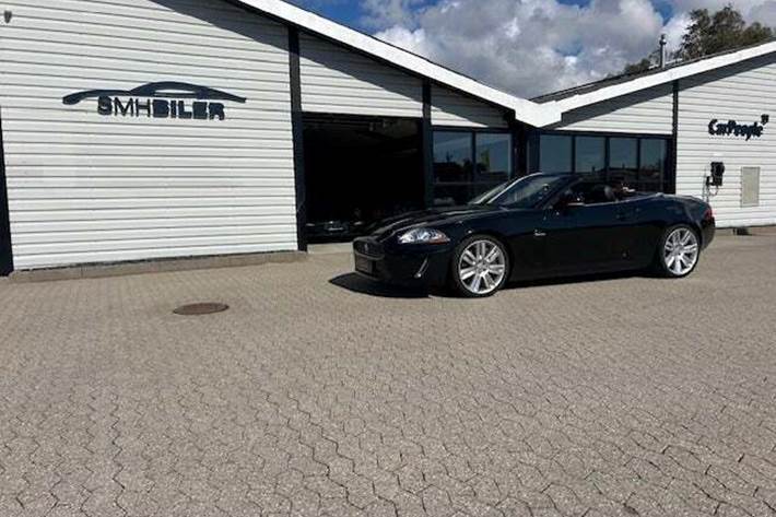 Sort Jaguar XKR fra 2009