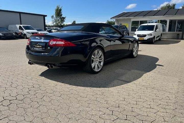 Sort Jaguar XKR fra 2009