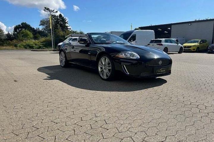 Sort Jaguar XKR fra 2009