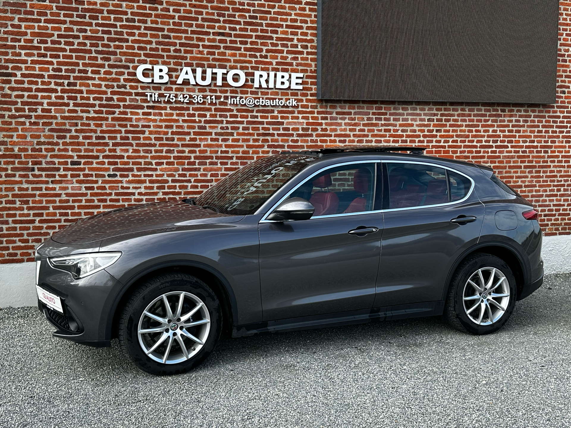 Grå Alfa Romeo Stelvio fra 2018