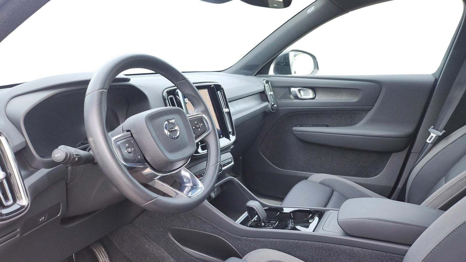 Volvo XC40 P6 ReCharge Core