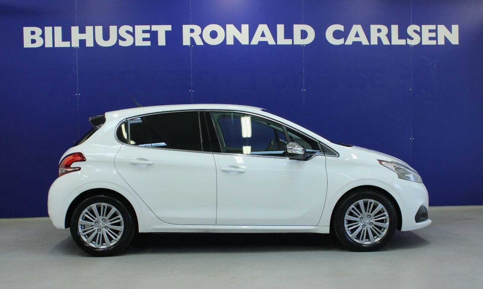 Hvid Peugeot 208 fra 2016