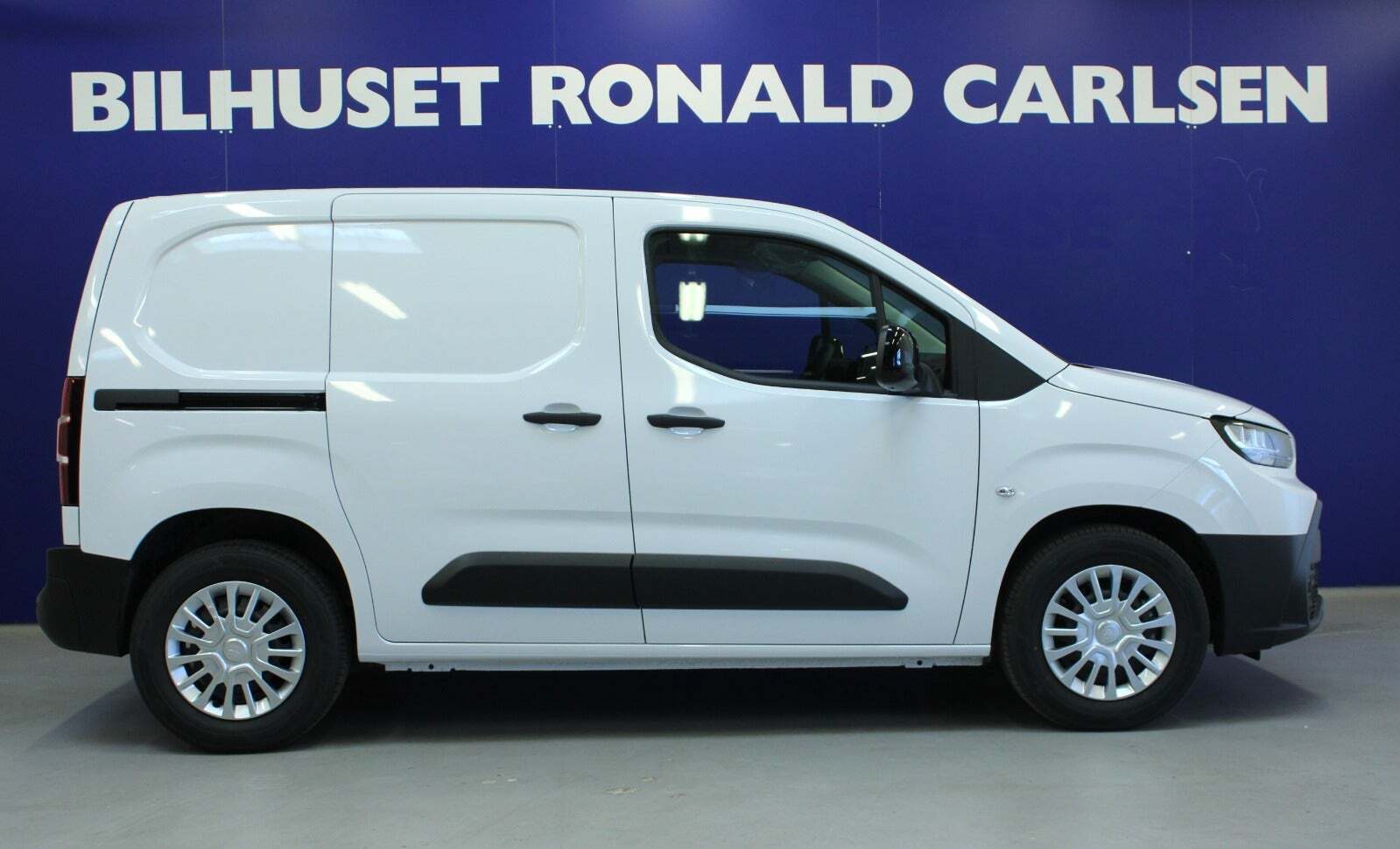 Hvid Toyota ProAce City fra 2025