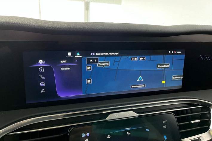 Sølv Hongqi E-HS9 fra 2025