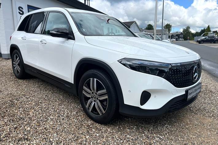 Hvid Mercedes EQB 250+ fra 2024