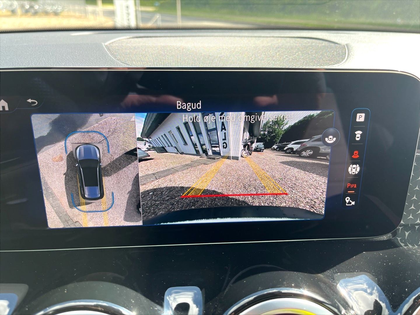 Hvid Mercedes EQB 250+ fra 2024