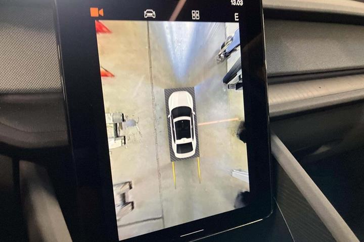 Sort Polestar 2 fra 2023