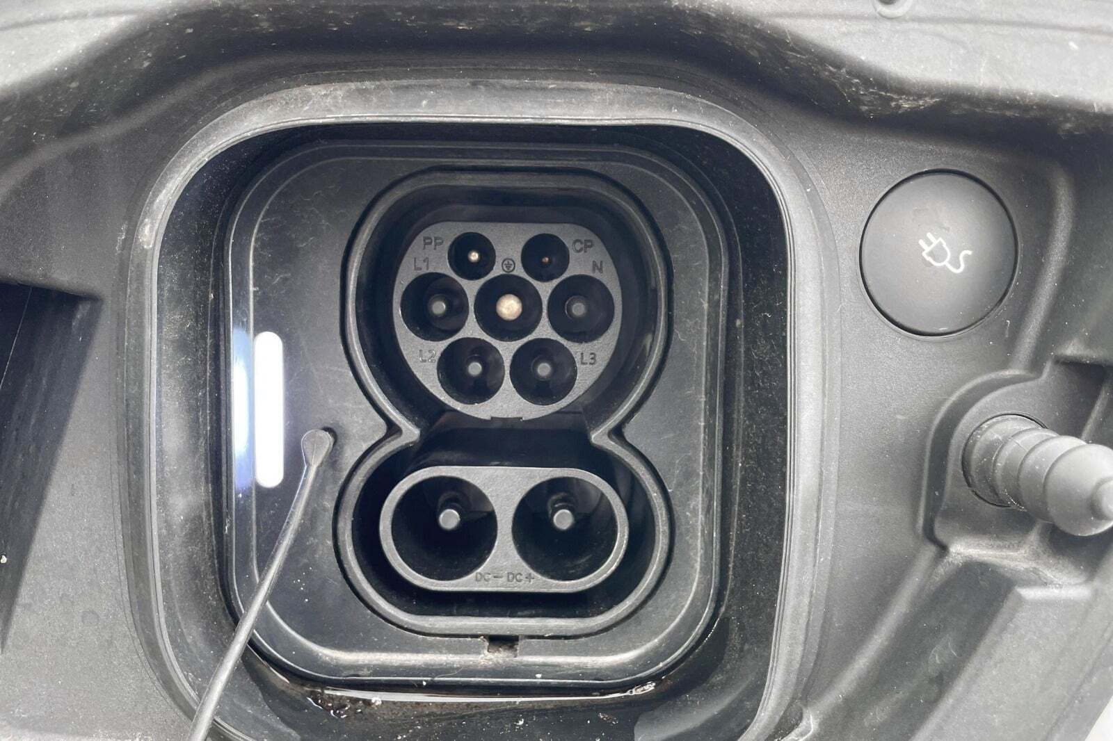 Hvid Volvo XC40 fra 2023