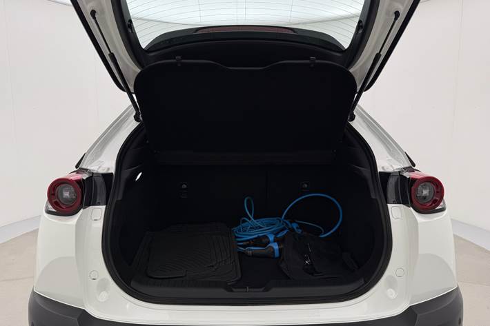 Hvid Mazda MX-30 fra 2023