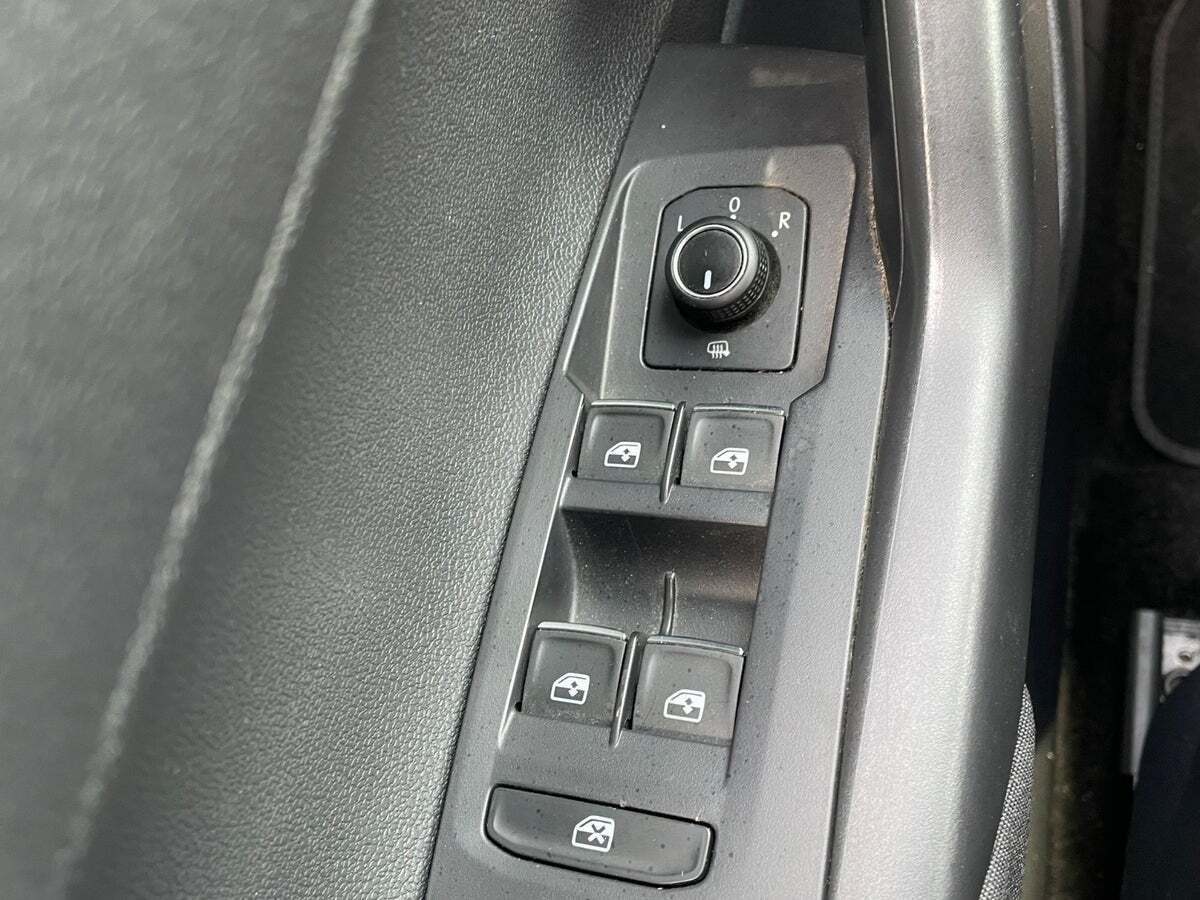 Sølv VW Polo fra 2018