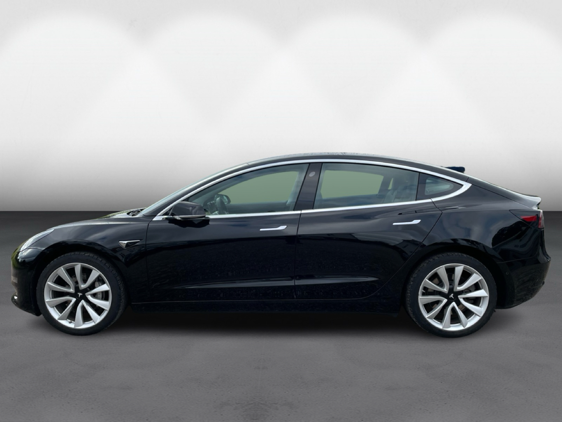 Sort Tesla Model 3 fra 2019