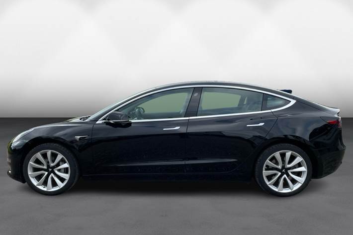 Sort Tesla Model 3 fra 2019