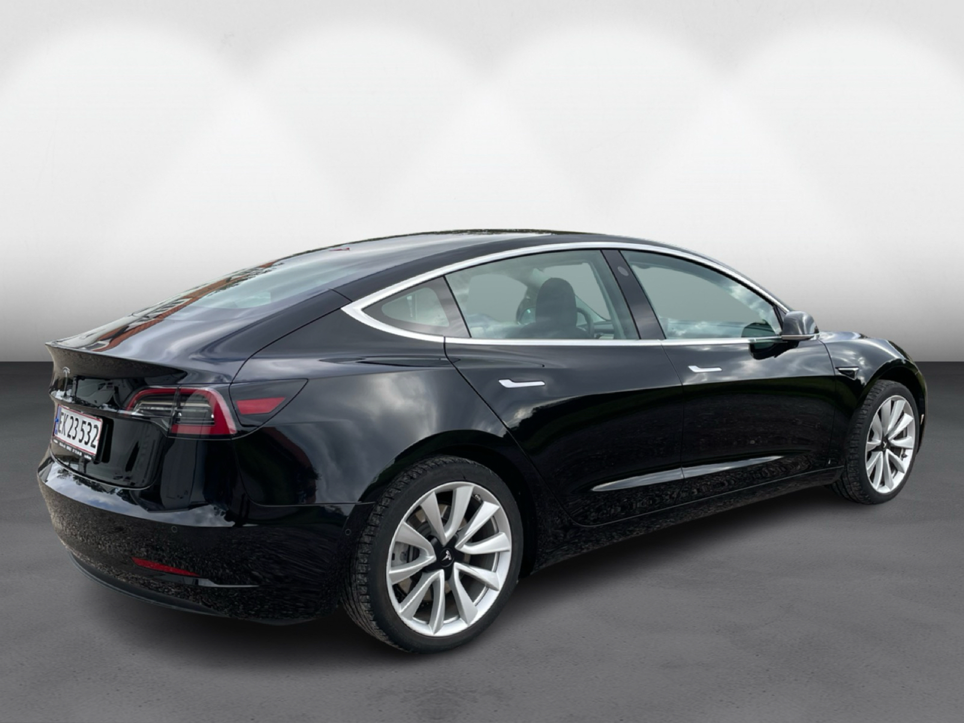 Sort Tesla Model 3 fra 2019