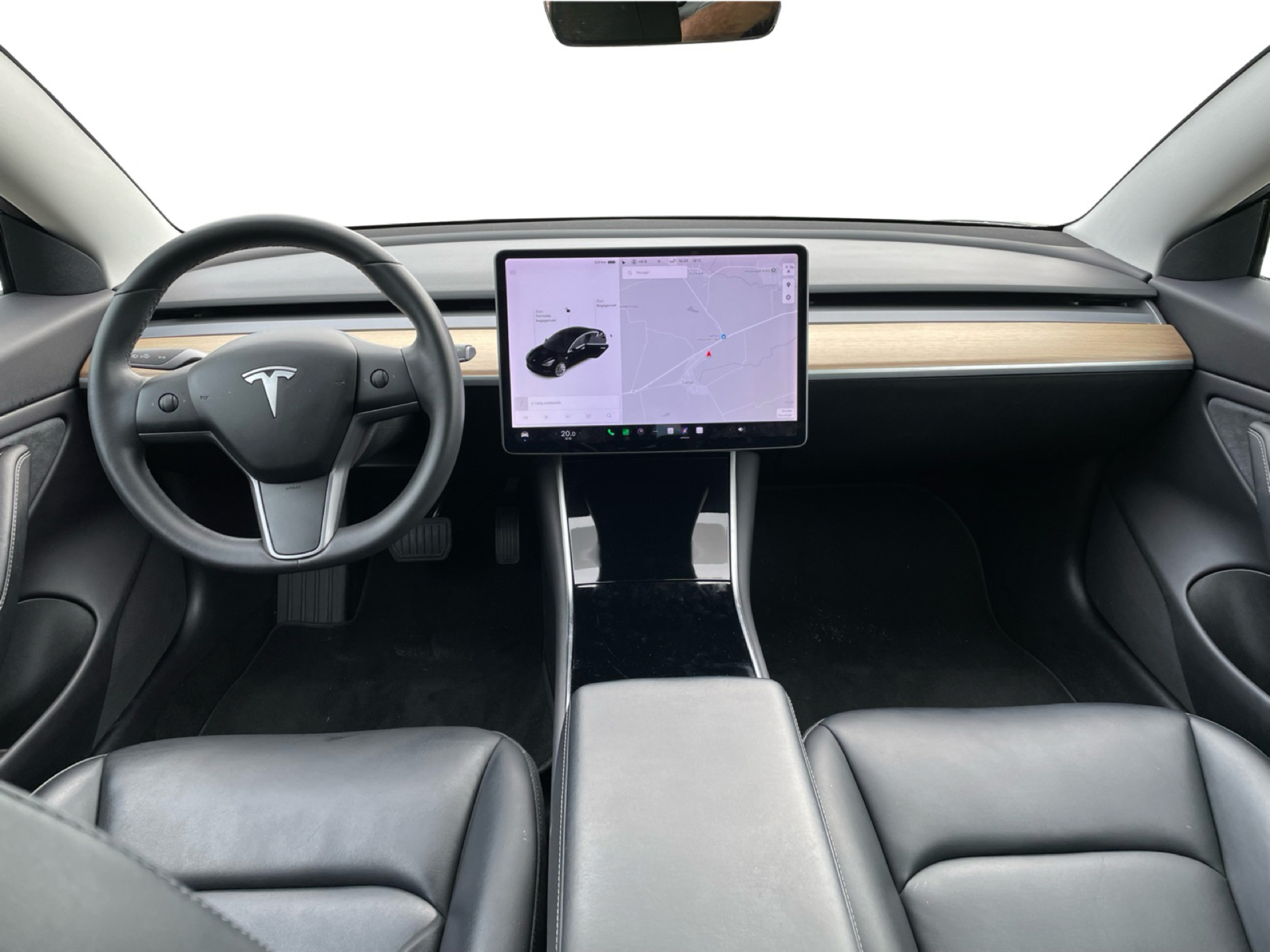Sort Tesla Model 3 fra 2019