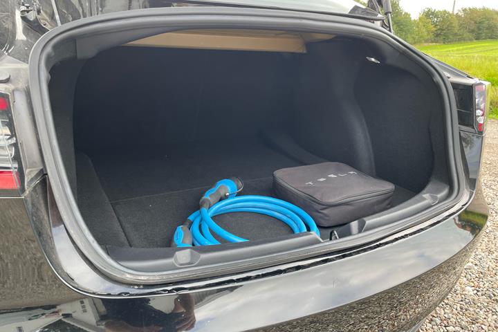 Sort Tesla Model 3 fra 2019