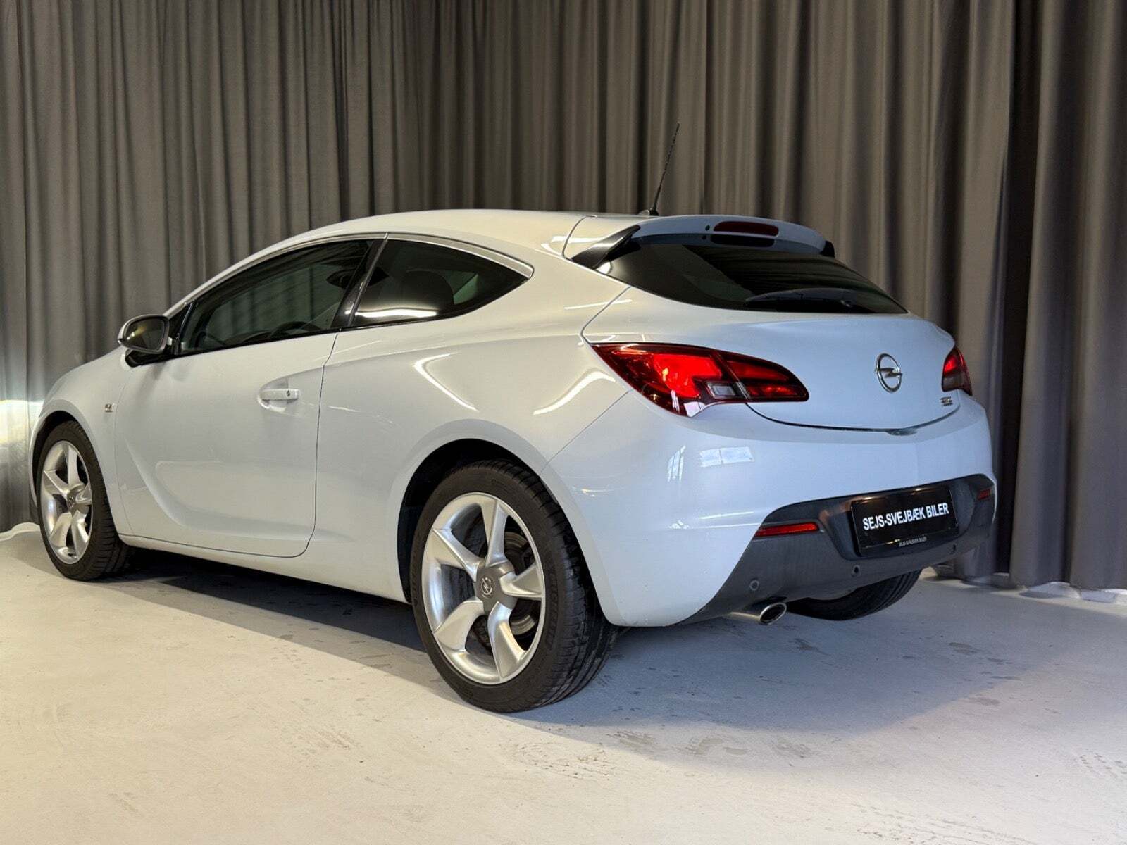 Opel Astra 1,6 T 180 Sport GTC