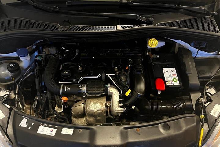 Hvid Peugeot 208 fra 2012