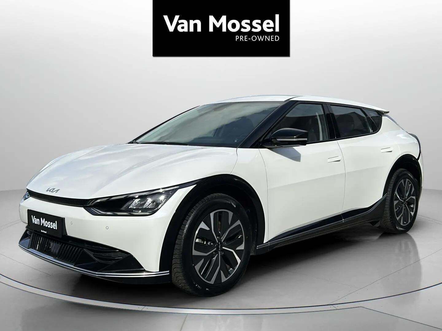 Hvid Kia EV6 fra 2024 set udefra