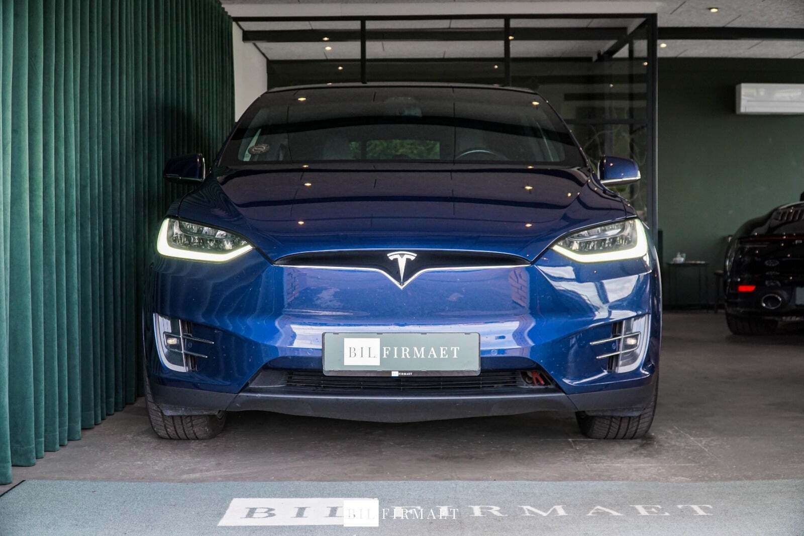 Tesla Model X 75D