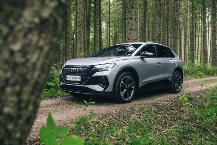 Sølv Audi Q4 e-tron fra 2022