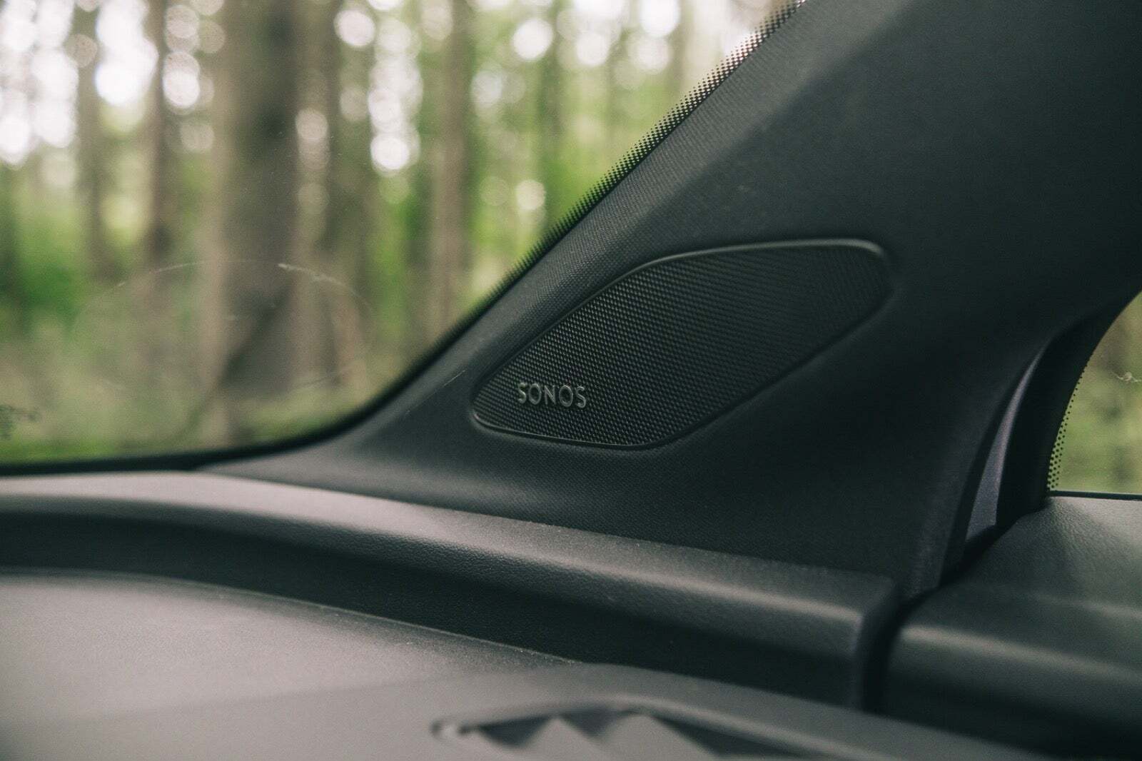 Sølv Audi Q4 e-tron fra 2022