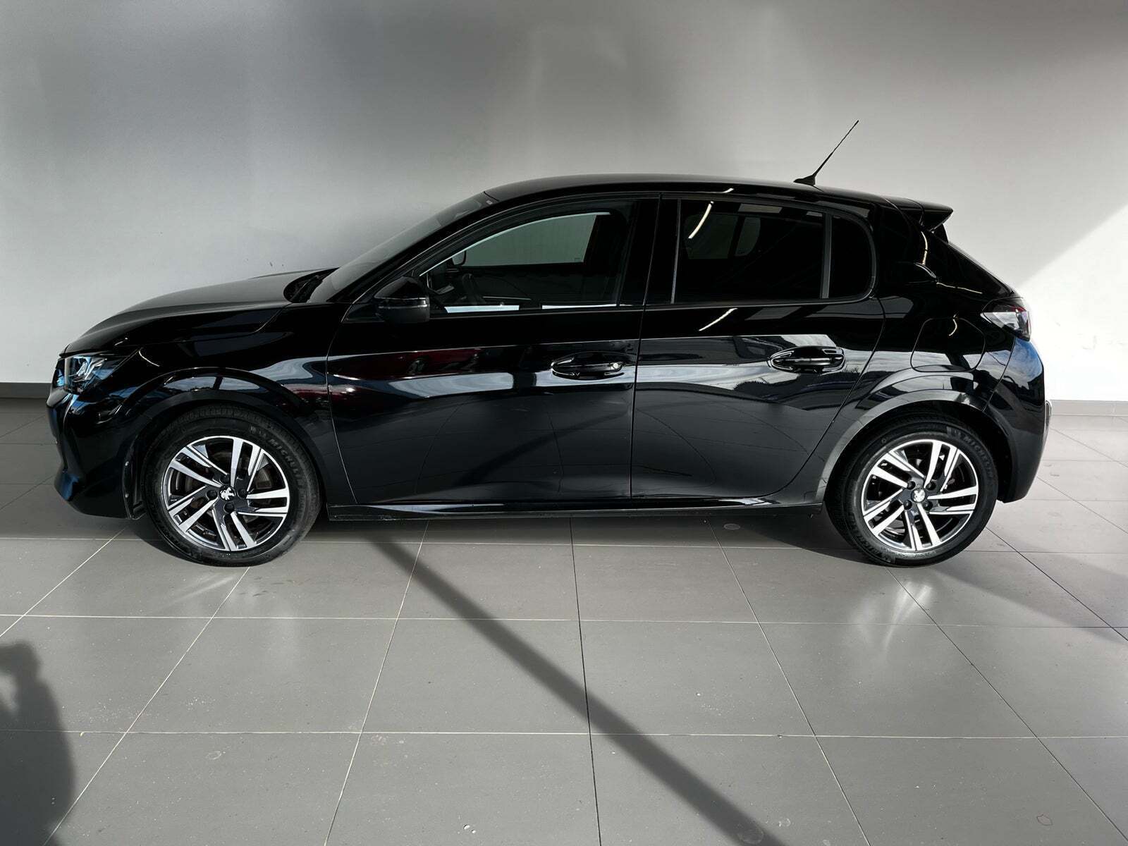 Peugeot 208 1,2 PureTech 100 Allure