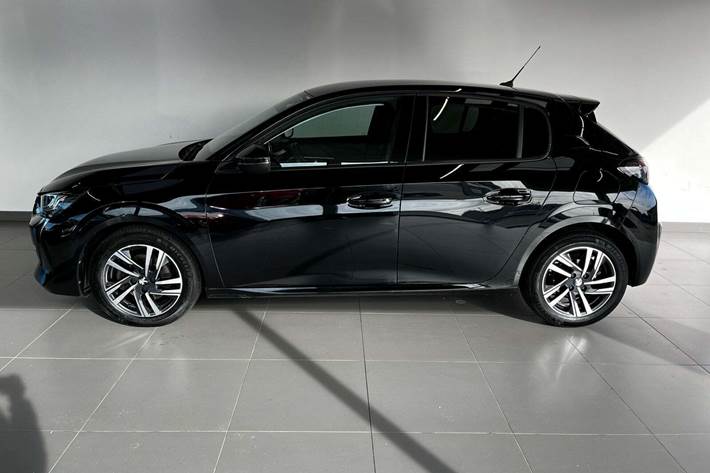 Sort Peugeot 208 fra 2023