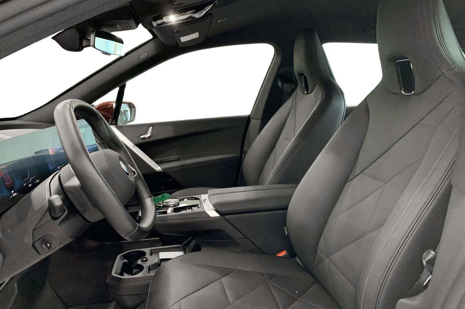 BMW iX xDrive40 Fully Charged