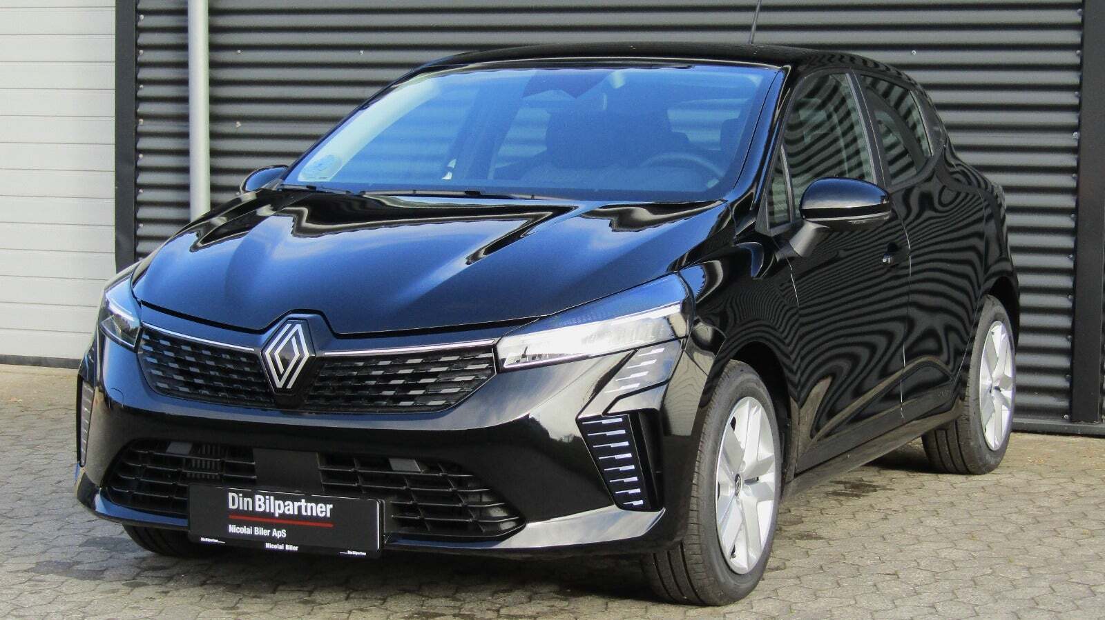 Sort Renault Clio V fra 2024 set udefra