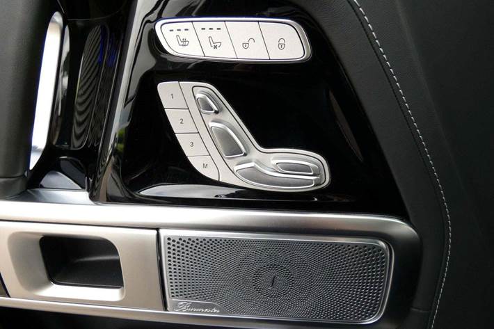 Grøn Mercedes G63 fra 2024 set indefra