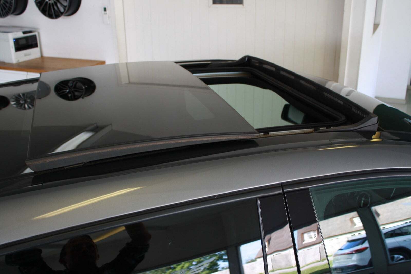 Grå Mercedes B220 fra 2013