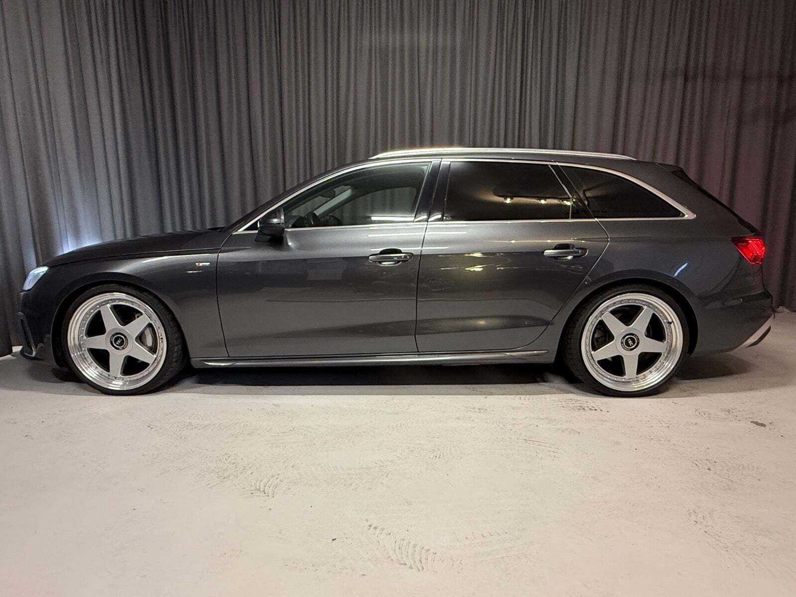 Audi A4 40 TDi S-line Avant S-tr.