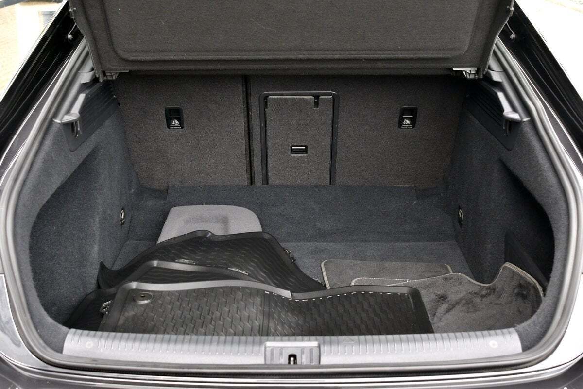 Grå VW Arteon fra 2020