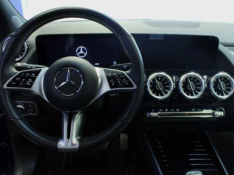 Mercedes EQA300 4Matic