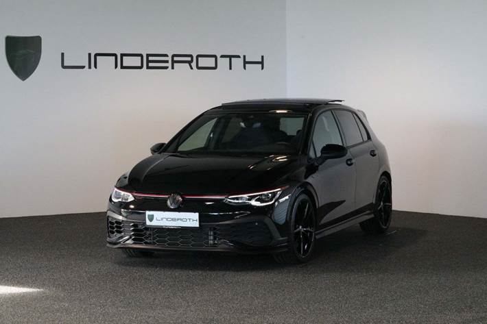 Sort VW Golf VIII fra 2021 set udefra