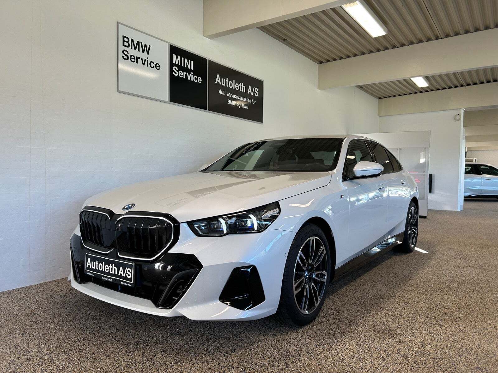 BMW i5 eDrive40 Fully Charged M-Sport